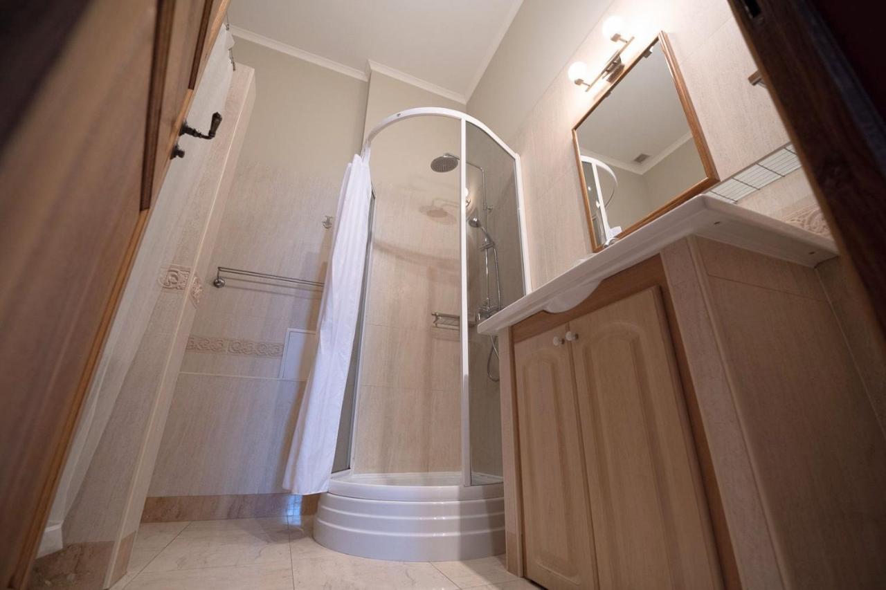 Great 144 Sq.M. Apartment In The Center Of Kyiv Exterior photo